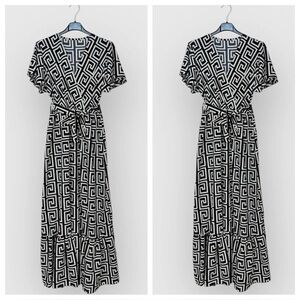 MADE IN ITALY Elegant Black and White Patterned Dress